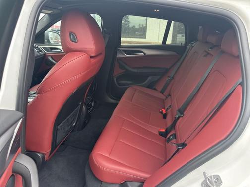 2025 BMW X4 xDrive30i