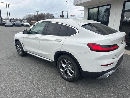 2025 BMW X4 xDrive30i