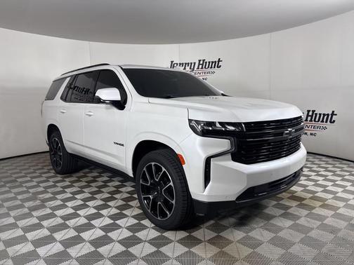 Iridescent Pearl Tricoat 2024 Chevrolet Tahoe RST