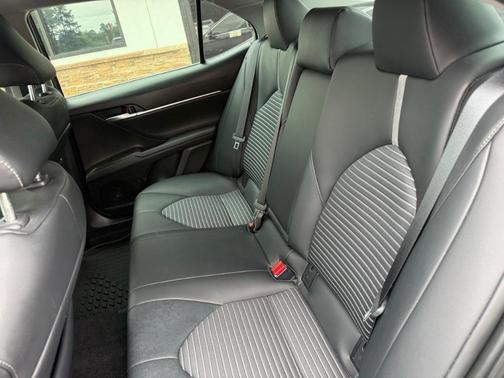 Midnight Black Metallic 2023 Toyota Camry SE