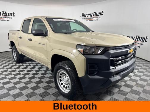 Sand Dune Metallic 2023 Chevrolet Colorado WT