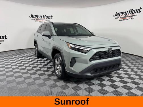 2022 Toyota RAV4 XLE