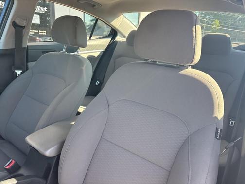 2019 Hyundai ELANTRA Value Edition