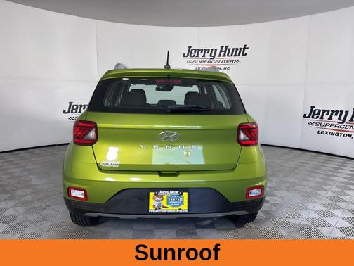 2024 Hyundai VENUE SEL