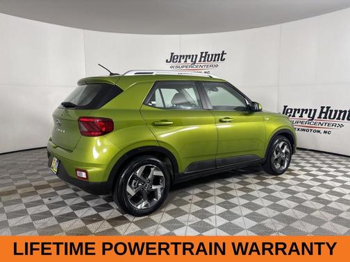 2024 Hyundai VENUE SEL