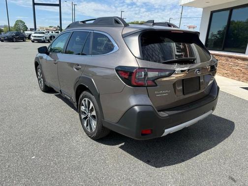 Brilliant Bronze Metallic 2024 Subaru Outback Limited