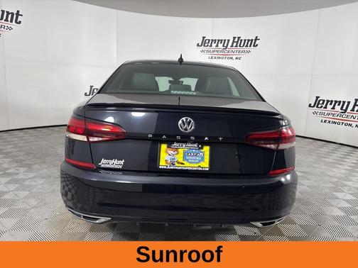 2021 Volkswagen Passat 2.0T R-Line