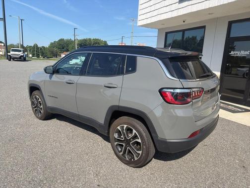 Sting Gray Clearcoat 2022 Jeep Compass Limited