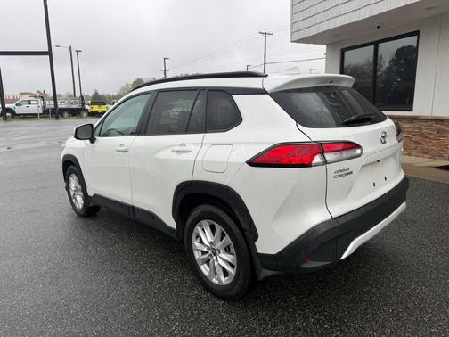 2024 Toyota Corolla Cross LE