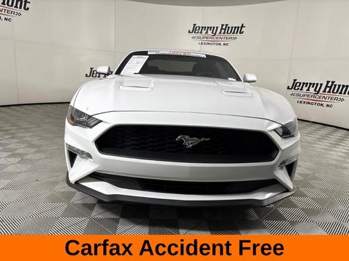 Oxford White 2022 Ford Mustang EcoBoost