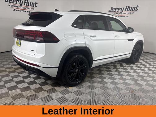 2024 Volkswagen Atlas Cross Sport 2.0T SEL R-Line