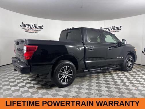 2024 Nissan Titan SV