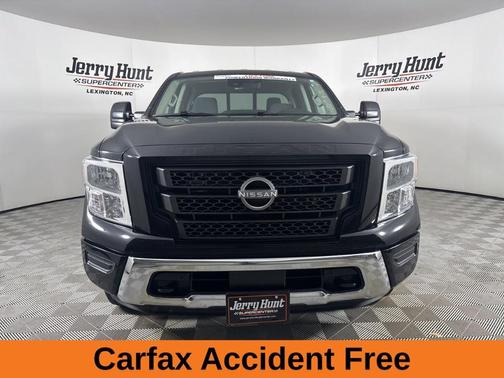 2024 Nissan Titan SV