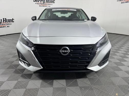 Brilliant Silver Metallic 2025 Nissan Altima SV