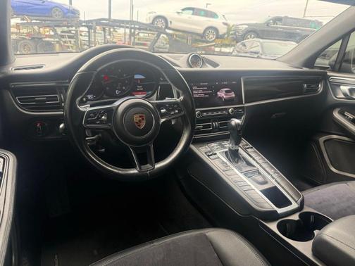 2020 Porsche Macan Base