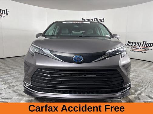 2021 Toyota Sienna XLE