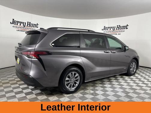 2021 Toyota Sienna XLE