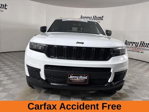 Bright White Clearcoat 2023 Jeep Grand Cherokee L Laredo