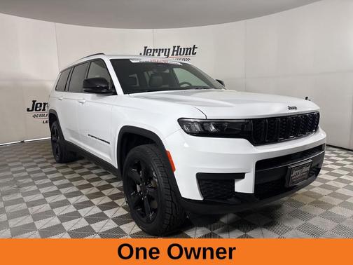 Bright White Clearcoat 2023 Jeep Grand Cherokee L Laredo