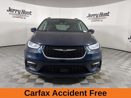 2021 Chrysler Pacifica Touring-L