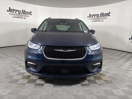 2021 Chrysler Pacifica Touring-L