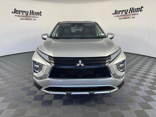 A 2025 Mitsubishi Eclipse Cross SE