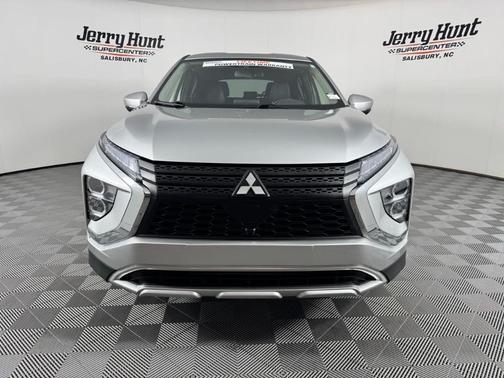 A 2025 Mitsubishi Eclipse Cross SE