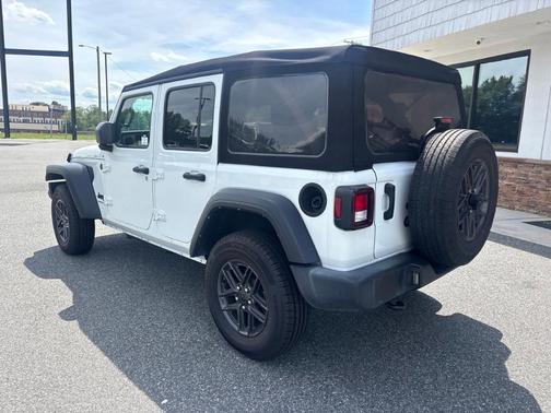 Bright White Clearcoat 2024 Jeep Wrangler Sport