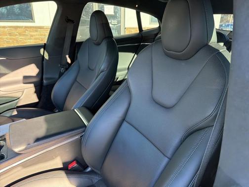 2022 Tesla Model S Base