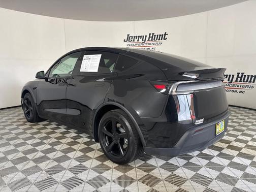 Black 2026 Tesla Model Y PREMIUM