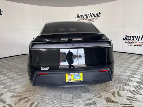 Black 2026 Tesla Model Y PREMIUM