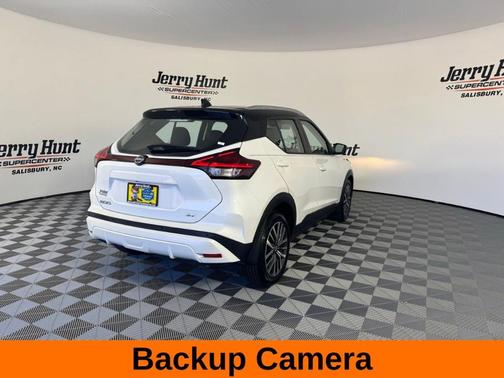 2022 Nissan Kicks SV
