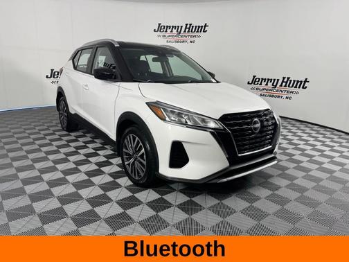 2022 Nissan Kicks SV