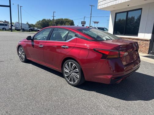 2023 Nissan Altima 2.5 SL