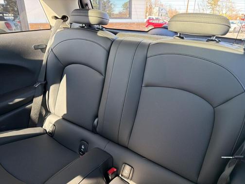 2023 MINI Hardtop Cooper