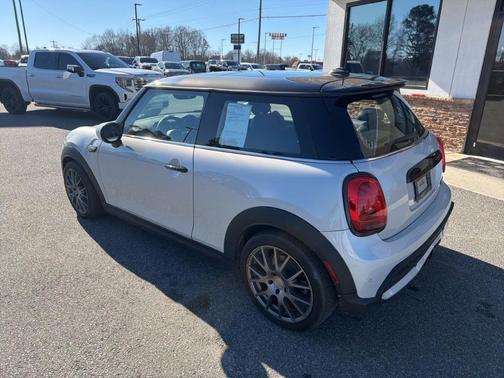 2023 MINI Hardtop Cooper