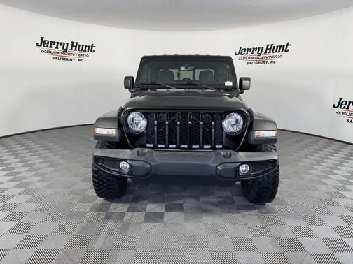 2022 Jeep Gladiator Sport