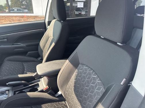 2024 Mitsubishi Outlander Sport 2.0 ES