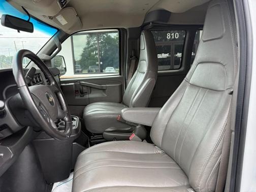 2023 Chevrolet Express 3500 LS