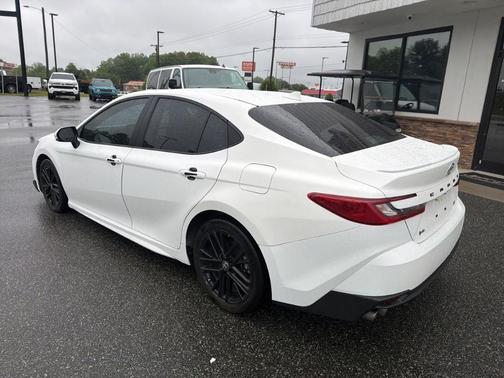 Ice 2025 Toyota Camry SE