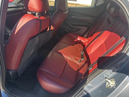 2022 Mazda Mazda3 Carbon Edition