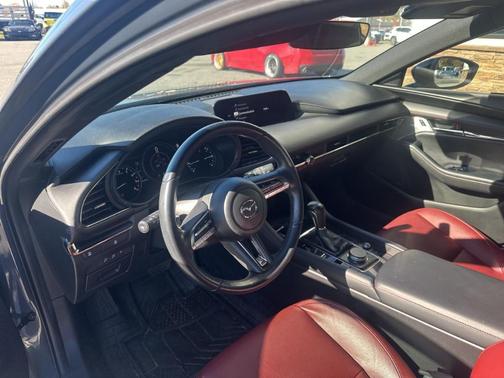 2022 Mazda Mazda3 Carbon Edition