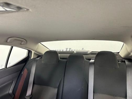 2025 Nissan Versa 1.6 SR