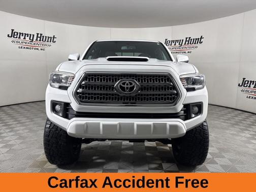 2017 Toyota Tacoma TRD Sport