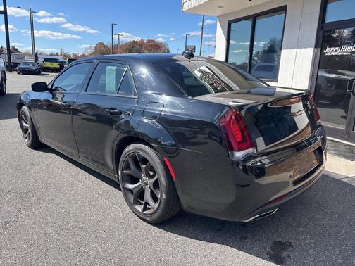 2022 Chrysler 300 S