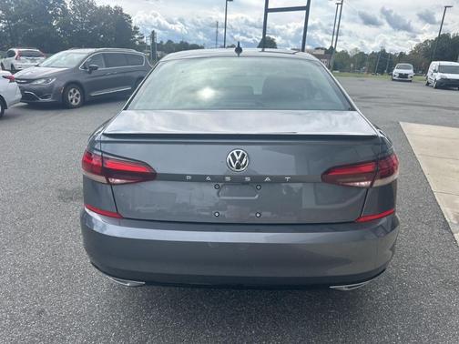 2020 Volkswagen Passat 2.0T R-Line
