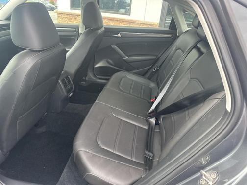 2020 Volkswagen Passat 2.0T R-Line