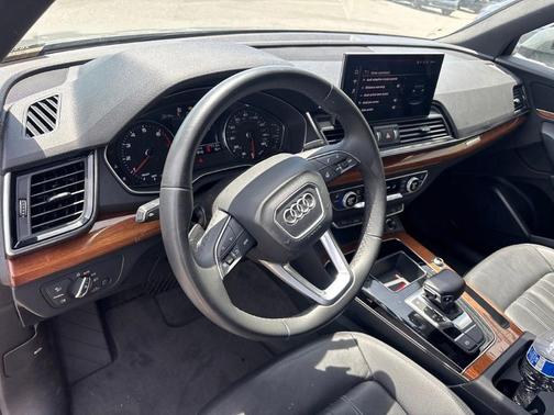 Chronos Gray Metallic 2023 Audi Q5 45 S line quattro Premium
