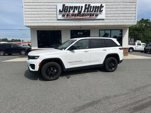 2024 Jeep Grand Cherokee Laredo