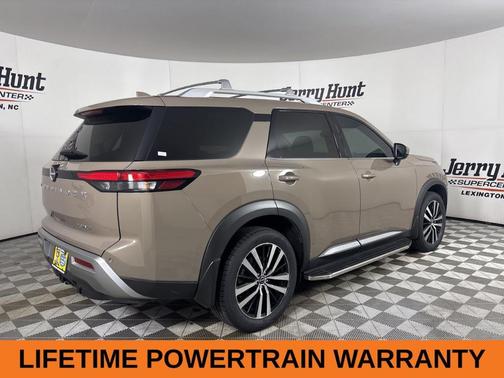 2023 Nissan Pathfinder Platinum
